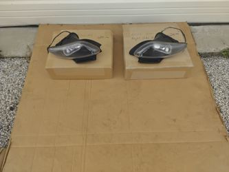 Nice 2002 Chrysler 300-M Front Lower Foglights Right And Left Sides OEM Factory Very Clean Like New.