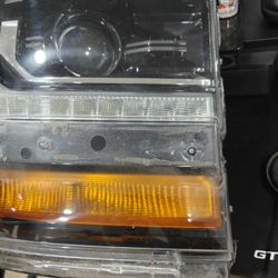 RT Headlight 16-19 Chevrolet Silverado 