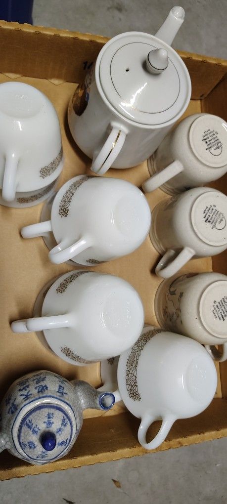 Correll Coffee Cups New & Mugs Teapot $15