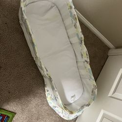 Foldable Portable Bassinet Bed 