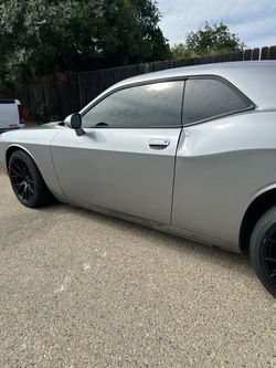 2013  Dodge challenger sxt