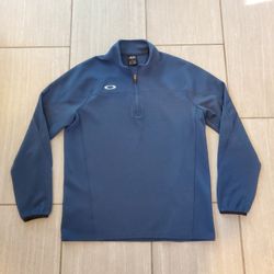 Oakley Men's Pullover Shirt size Medium