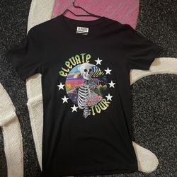 Mens Graphic Tee 50$