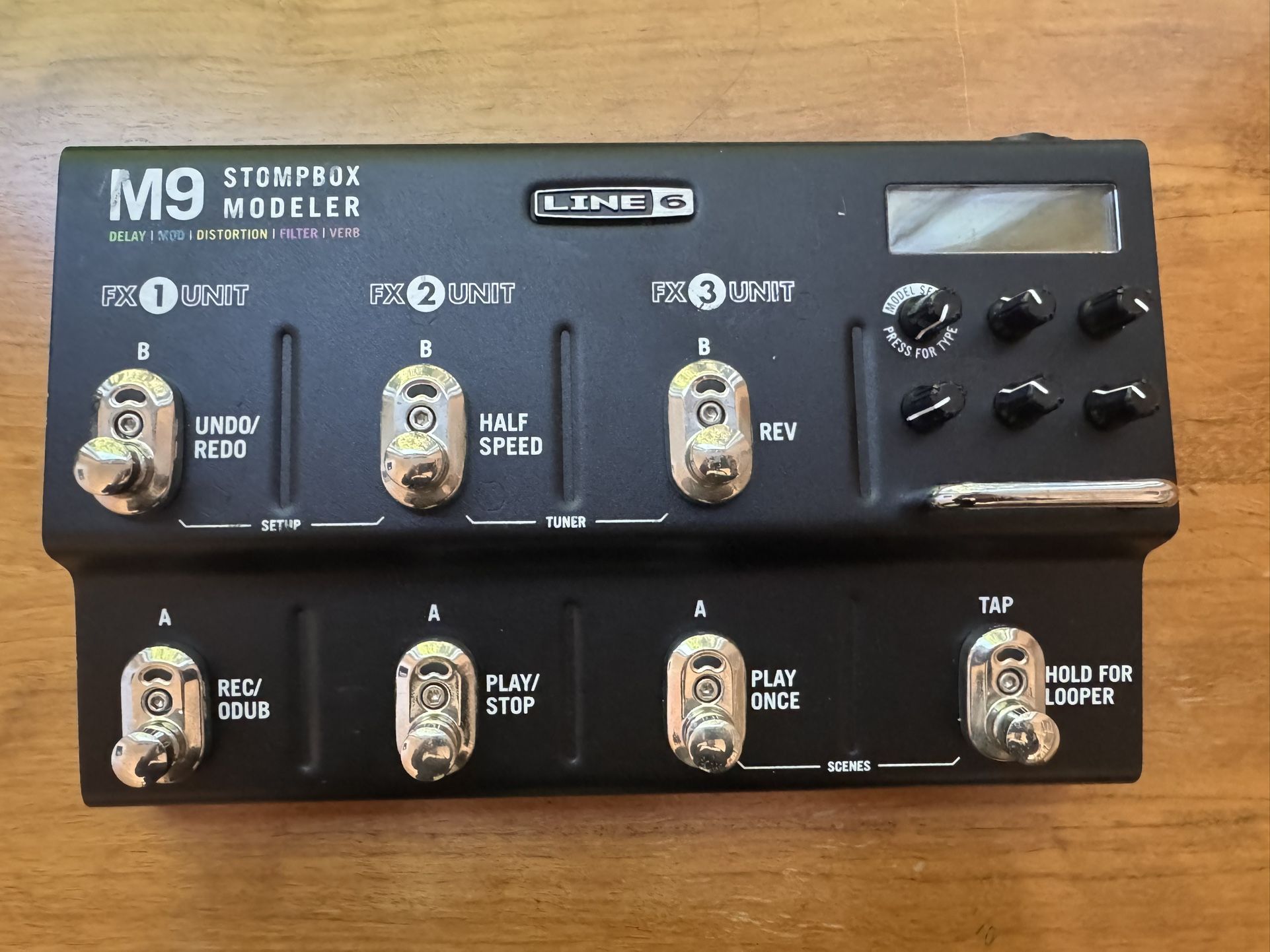Line 6 M9 Stompbox Modeler – Includes Power Supply