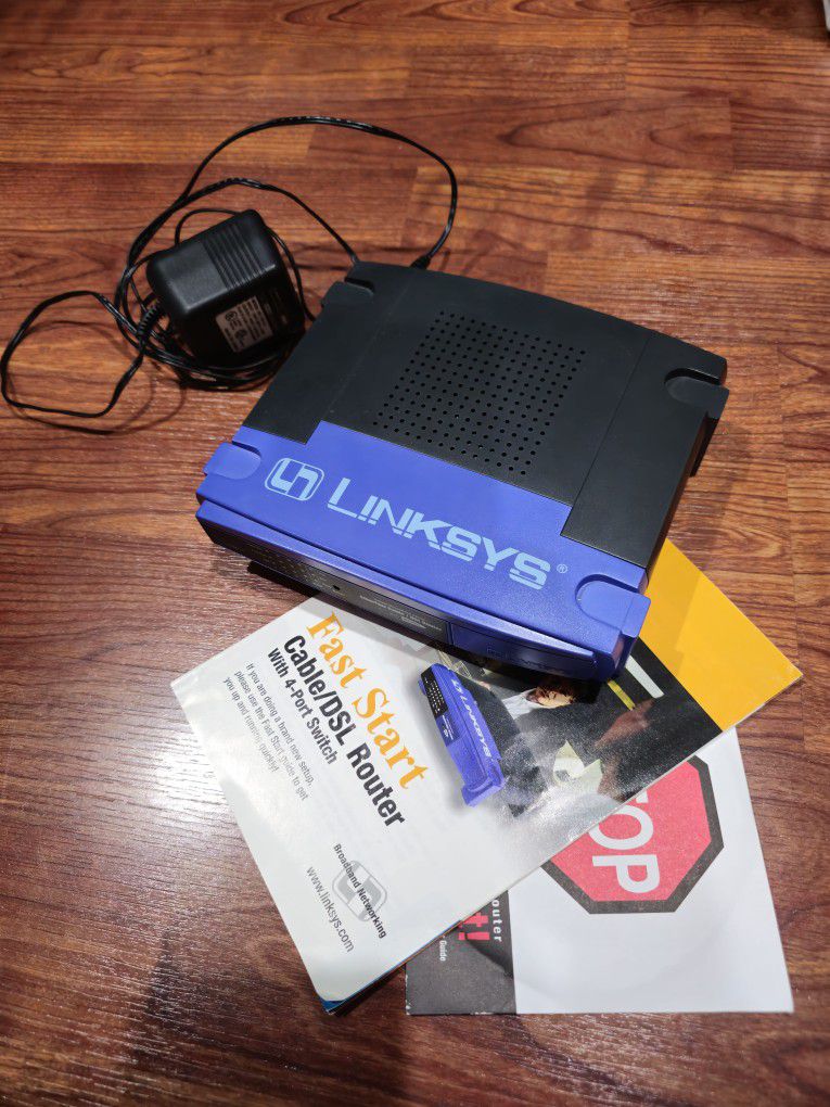 Linksys BEFSR41 v2 Wired 4-Port 10/100 Cable/DSL Broadband Router w/ AC Adapter