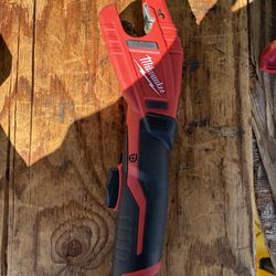Milwaukee M12 Copper Cutter