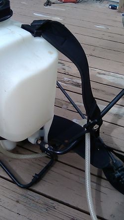 Backpack sprayer hardly used works good