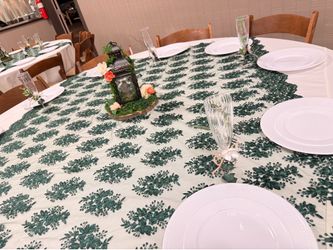 Green table runners