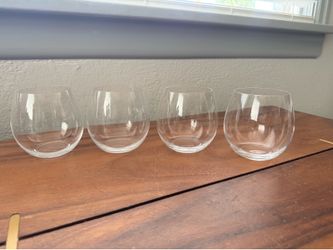 Wine glasses (set of 4)