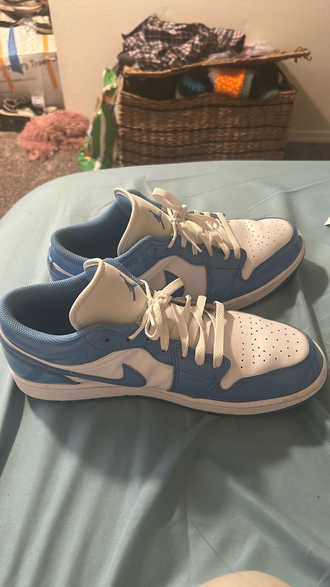 Air Jordan lows blue And White size 12 Men’s