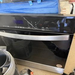 Brand new whirlpool Conventional Wall Oven 