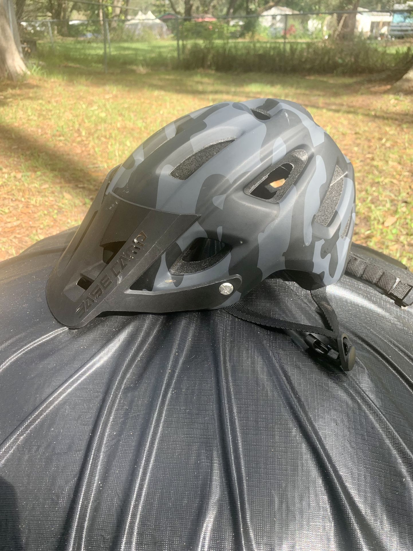 Basecamp Bike Helmet MISP Large 