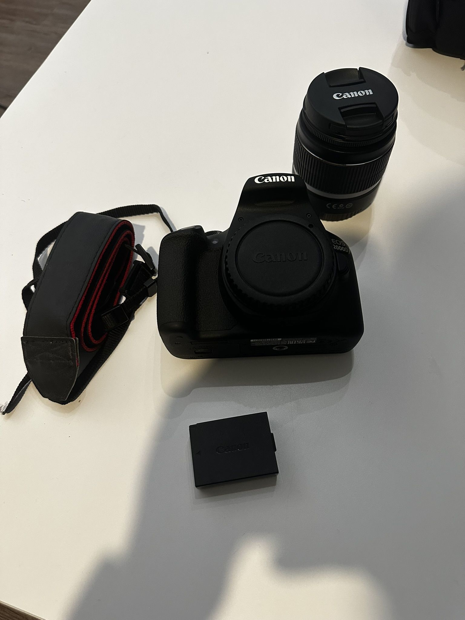 Canon T7 / 2000D Camera