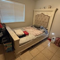 Queen Size Bedroom Set