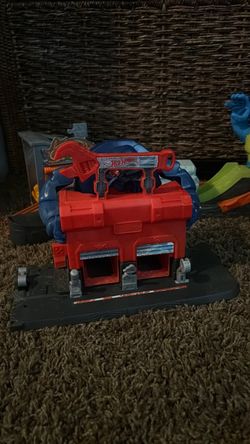 Hot wheels city playset