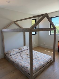 Bed ( size FULL)