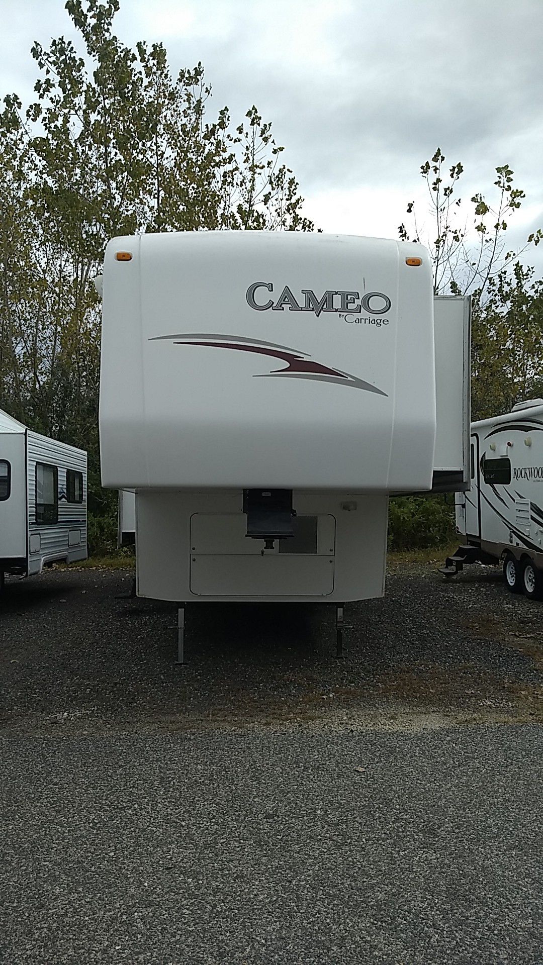 2009 Cameo by Carriage Fifth Wheel