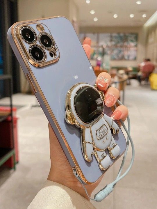 Astronaut phone case design