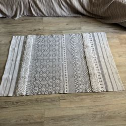 Area Rug - Size 4x6