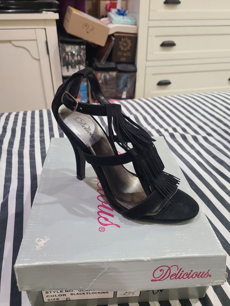 Size 6. Black Velvet, Open-Toed Tassel Heels