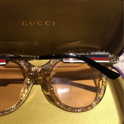 Gucci https://offerup.com/redirect/?o=U3VubnkuTmV3.Double Case