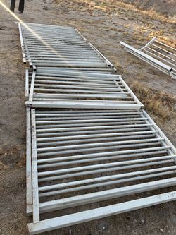 Wrought iron fence panels, cerca de metal