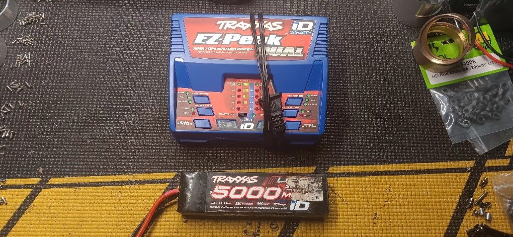 Traxxas Battery Charger And Batteries