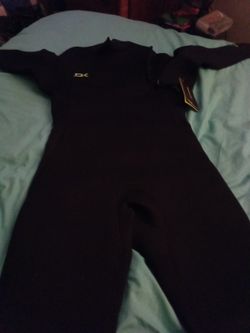 2 DAKINE WET SUITS
