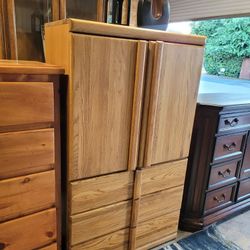 BEAUTIFUL CABINET/ DRESSER 