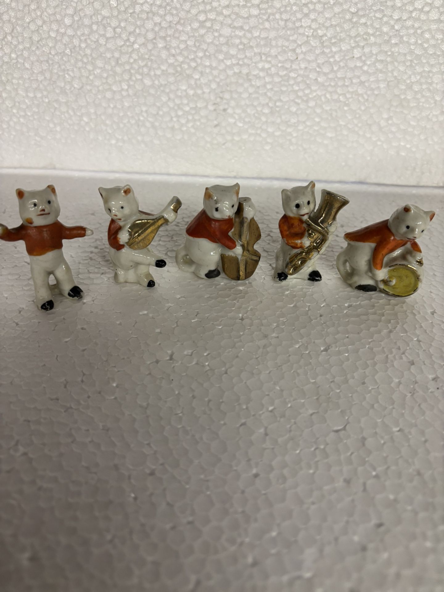 Cat Musicians With Maestro