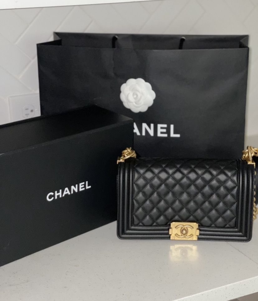 Chanel leboy bag 67086 25x15x10cm 13 for Sale in Santa Ana, CA - OfferUp