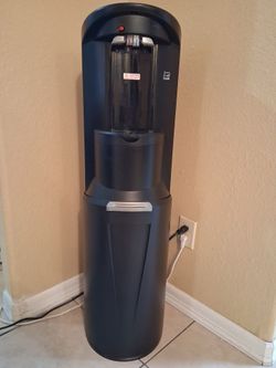 Cold and Hot water dispenser.