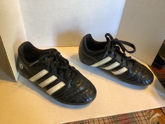 Adidas kids spikes like new size 13.5K, hardly and wear, very clean, perfect for tball Plainfield, Illinois