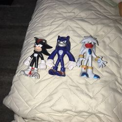 3 Sonic Figures 