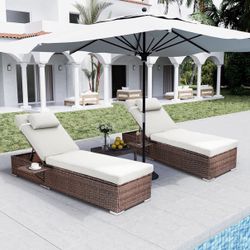 Beautiful Lounge Chairs With Weather Covers!!