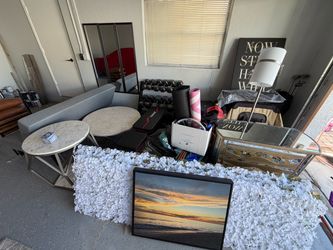 Moving sale