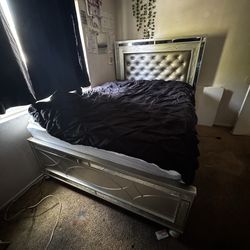 Silver Diamond LED bed frame