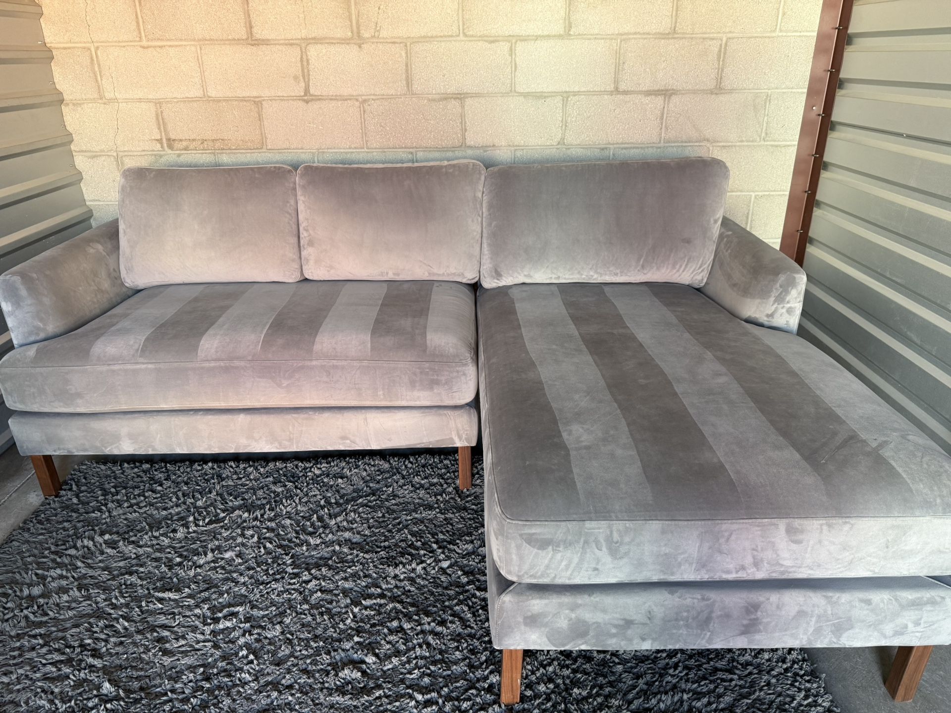 Grey 2 Piece Sectional !! FREE DELIVERY!! 🚚