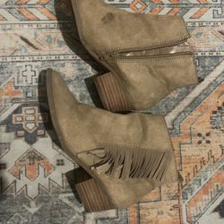 American Eagle Booties Size 6 
