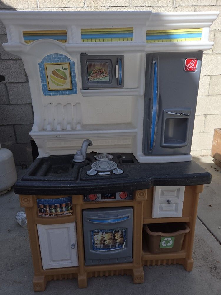 Play Kitchen & Play House