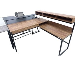 Computer desk