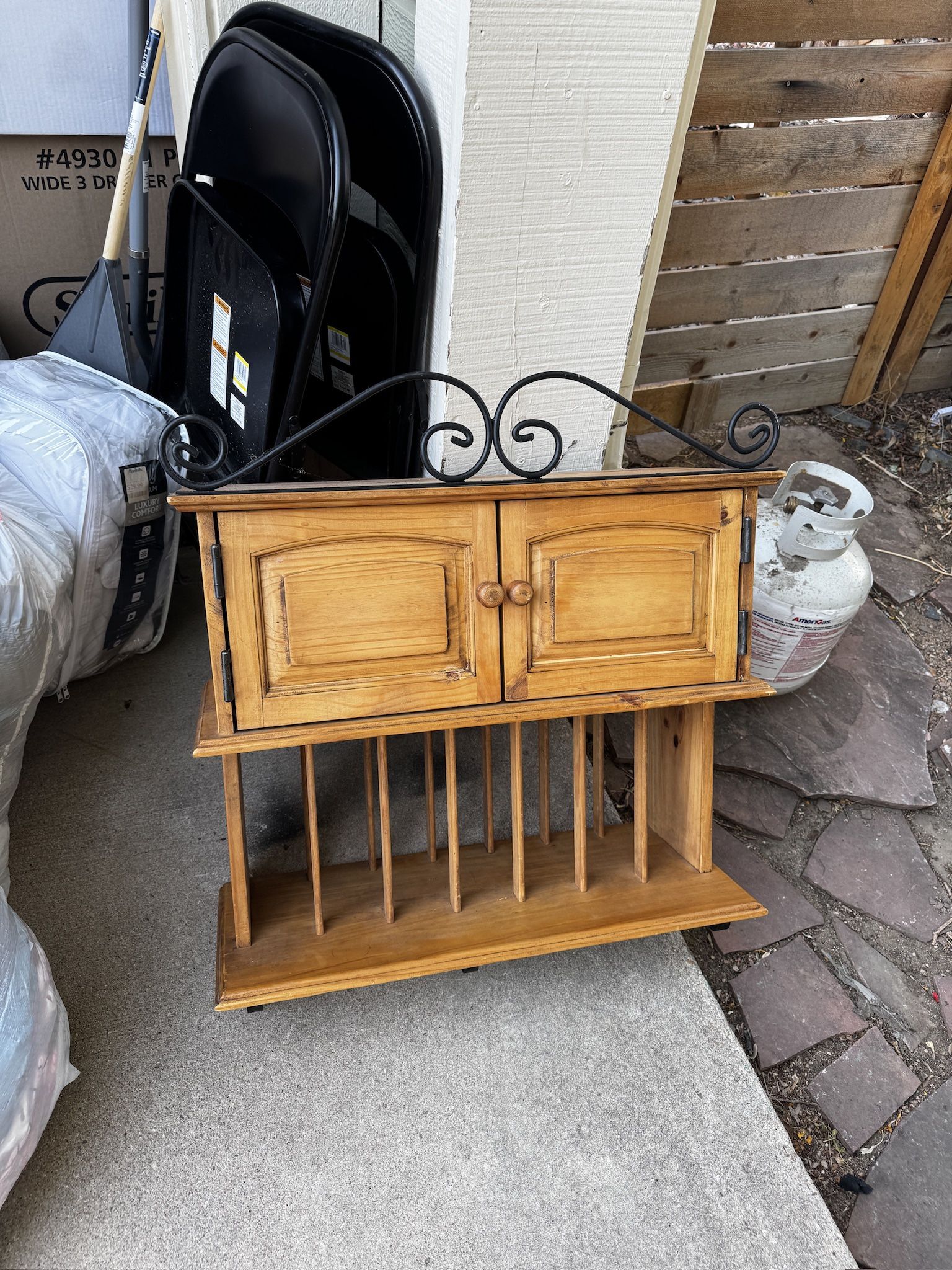 American Furniture Hanging cabinet