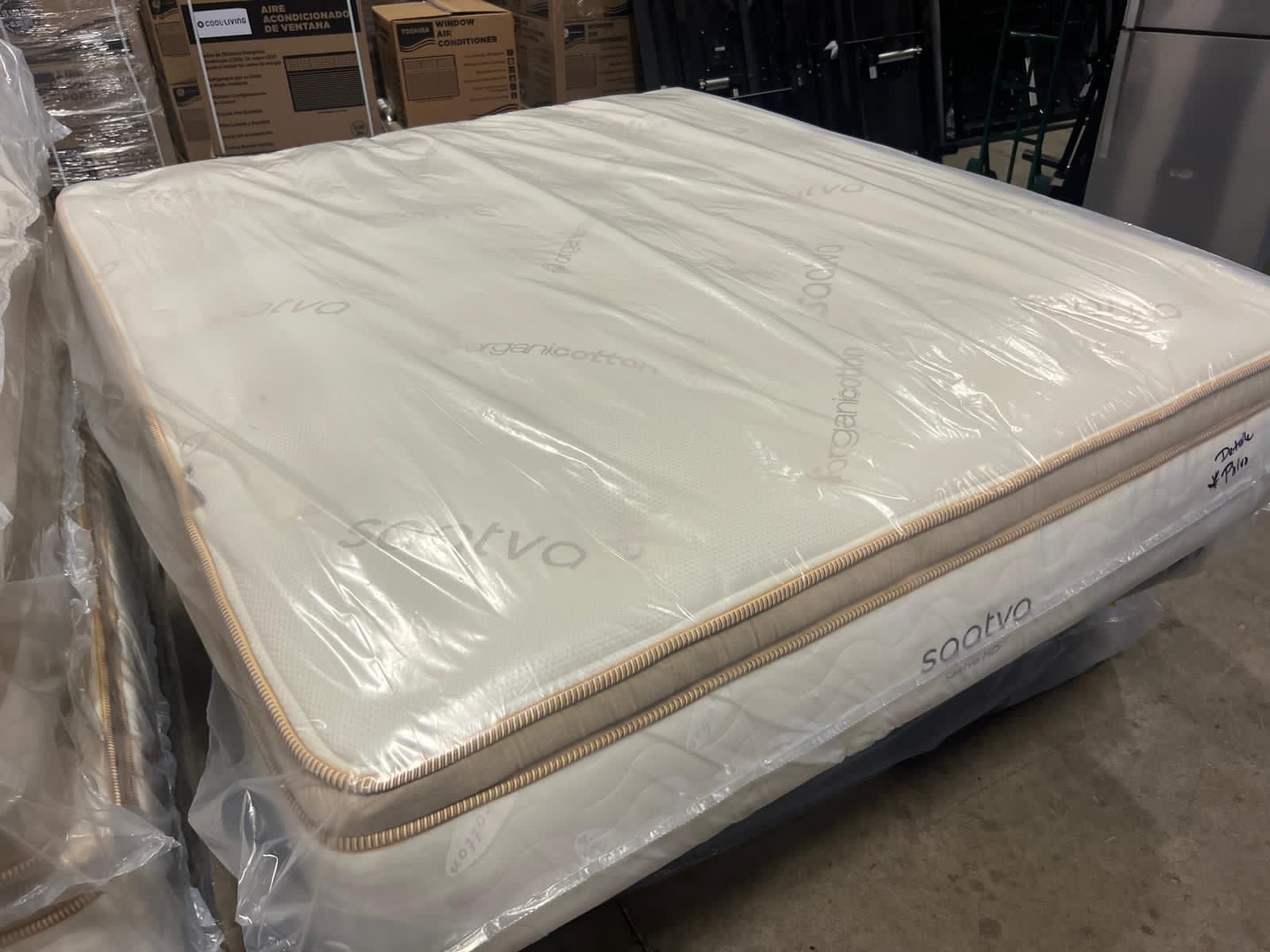 King Mattress Saatva HD