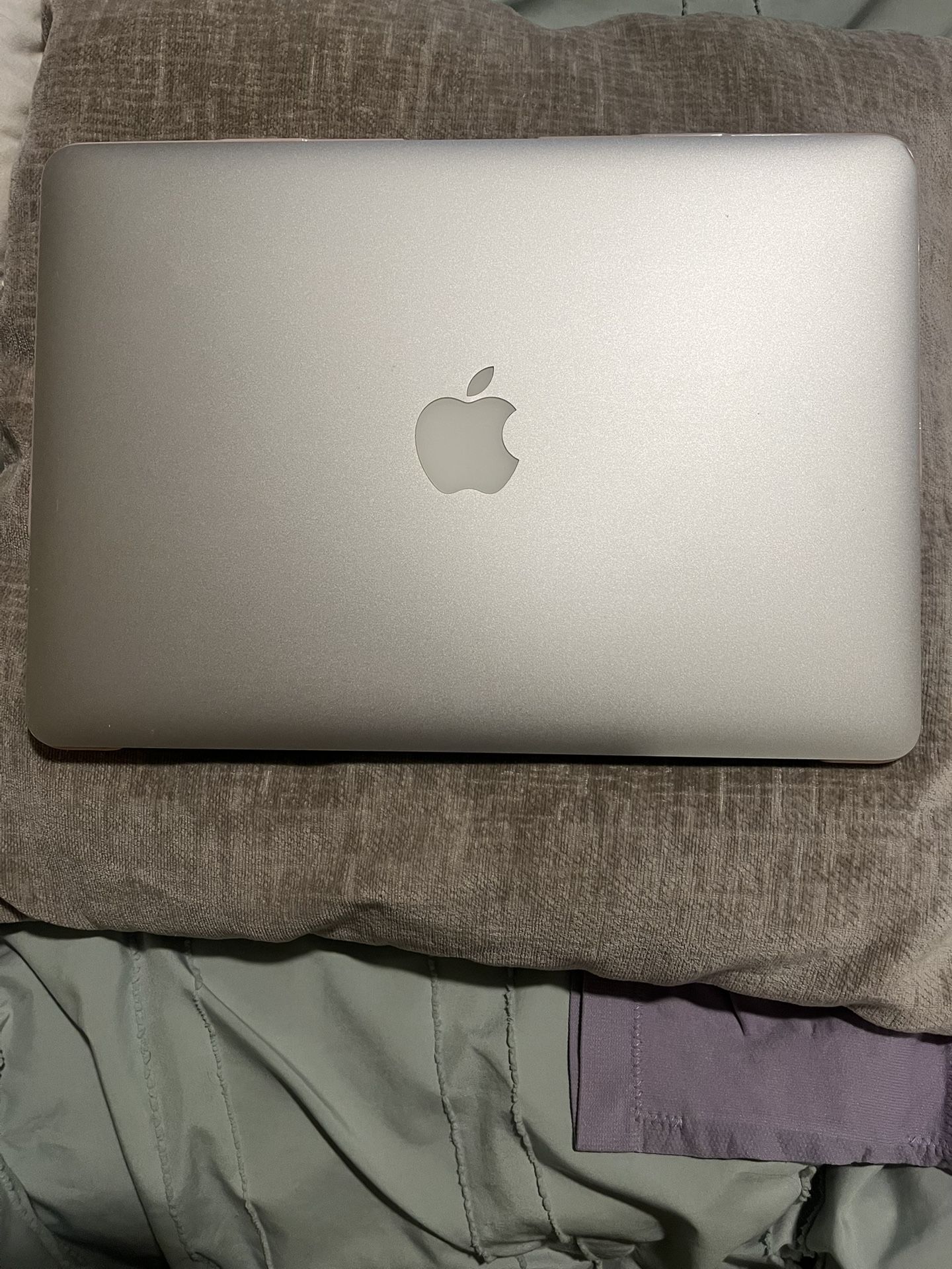 MacBook