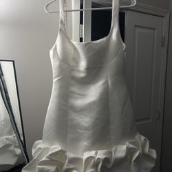 Elegant White Satin Dress With Ruffled Hem