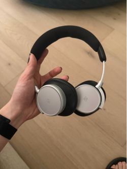 Bang&Olufsen h100 headphone