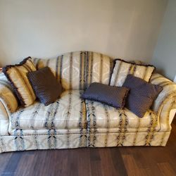 7 PIECE LIVING ROOM SET