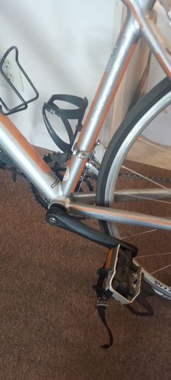 I think it's a 2014 felt racing bike