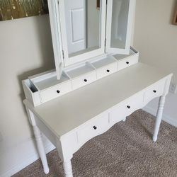 Vanity Desk With Mirrors
