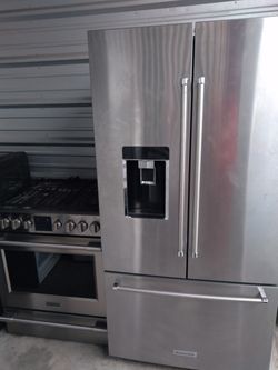 Fredge 36 inch and stove 30 inch kitchener, frigidaire